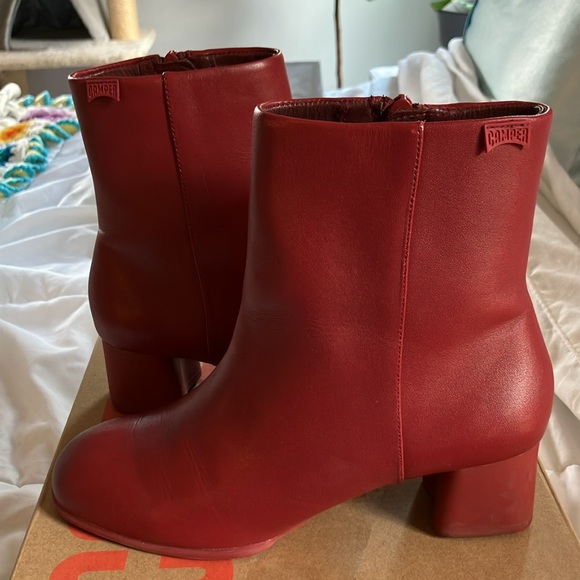 Camper Katie ultra soft boot. Wine/raspberry color, like new - Picture 7 of 9